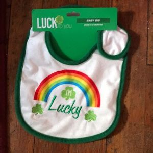 🌈 I’m Lucky🍀” Baby Bib! 🤗